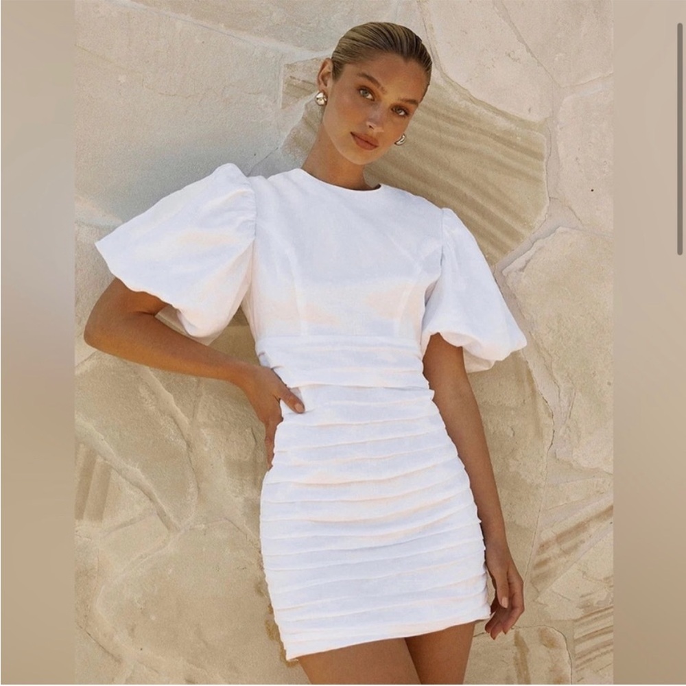 DISSH White Puff Sleeve Dress